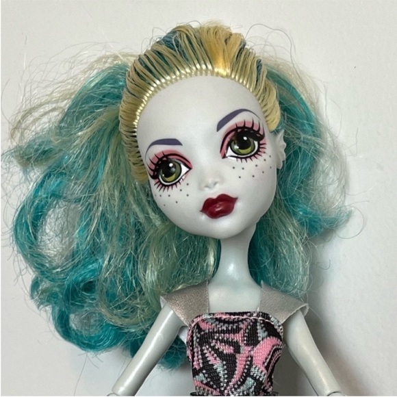 Monster High Frights, Camera, Action! Black Carpet Lagoona Blue Doll - Picture 10 of 16